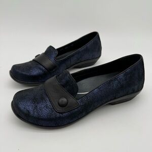 Dansko Olena Blue Black Metallic Leather Loafer Size 39/8.5-9